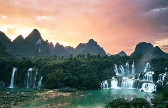 不卡国产一区二区-国产一区二区，流畅体验的背后